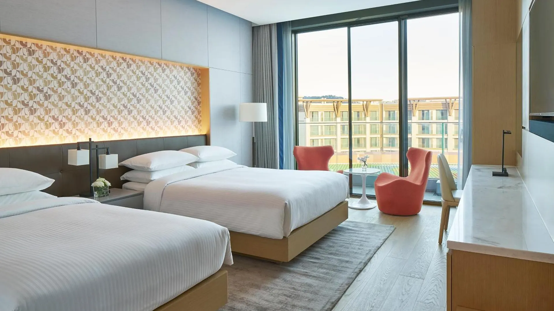 Marriott Jeju Shinhwa World Hotel Seogwipo 5*,